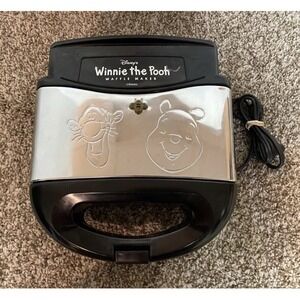Winnie the Pooh & Tigger Disney Villaware Waffle Maker Iron 5555-15 WORKS